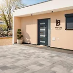 Luxury Lea With Swimming Pool, Sauna & Jacuzzi *