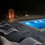 Luxury Lea With Swimming Pool, Sauna & Jacuzzi * Grude
