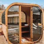 Luxury Lea With Swimming Pool, Sauna & Jacuzzi Grude