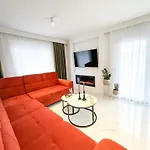 Luxury Lea With Swimming Pool, Sauna & Jacuzzi * Grude