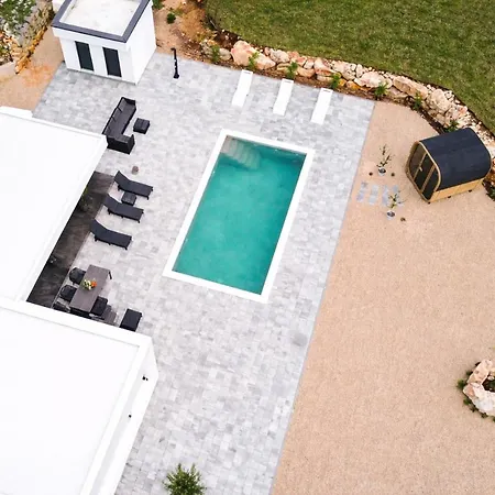 ヴィラ Luxury Lea With Swimming Pool, Sauna & Jacuzzi Grude