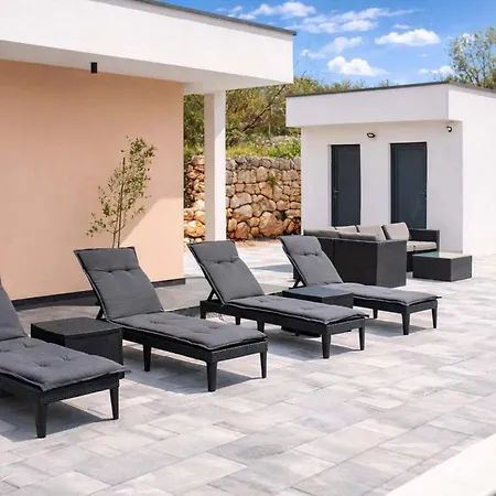 Luxury Lea With Swimming Pool, Sauna & Jacuzzi ヴィラ Grude