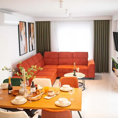Luxury Lea With Swimming Pool, Sauna & Jacuzzi *