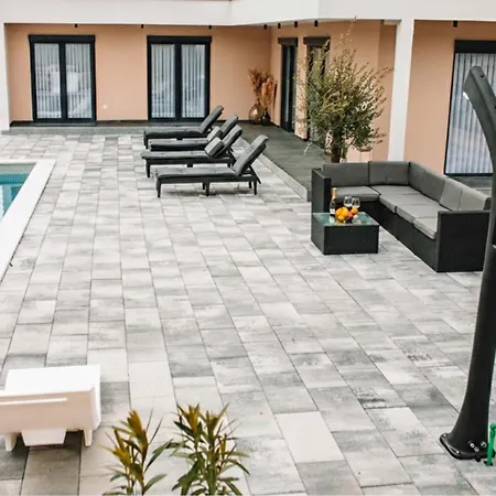 Luxury Lea With Swimming Pool, Sauna & Jacuzzi * Grude