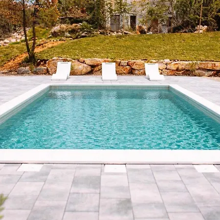 Luxury Lea With Swimming Pool, Sauna & Jacuzzi Grude