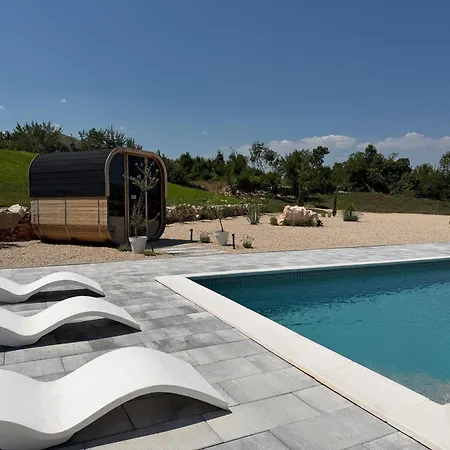 Luxury Lea With Swimming Pool, Sauna & Jacuzzi * Grude