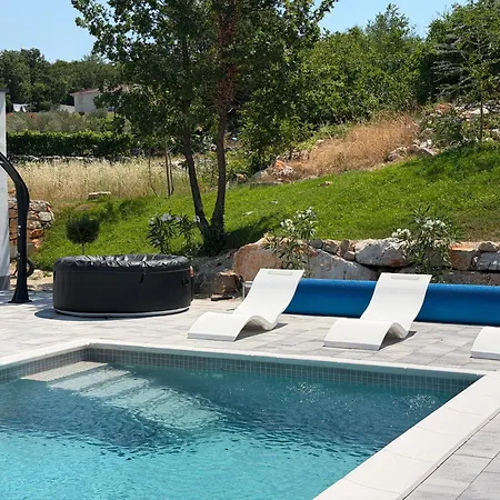 ヴィラ Luxury Lea With Swimming Pool, Sauna & Jacuzzi Grude