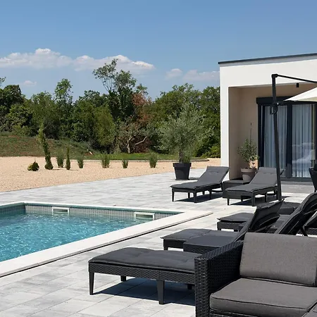 ヴィラ Luxury Lea With Swimming Pool, Sauna & Jacuzzi *
