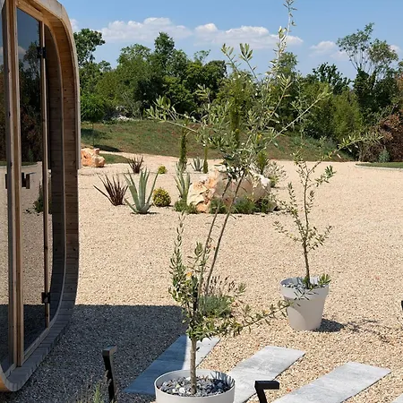 Luxury Lea With Swimming Pool, Sauna & Jacuzzi ヴィラ Grude